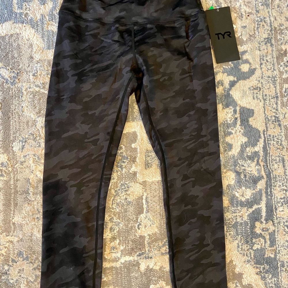 TYR Black Camo Leggings